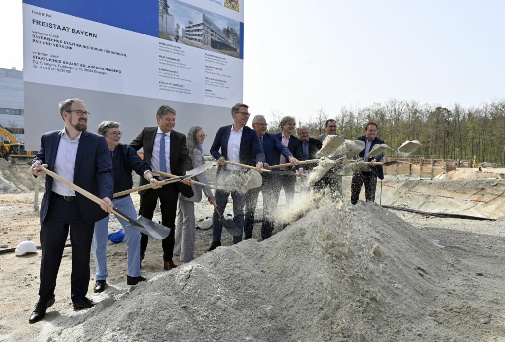 groundbreaking ceremony for new FAU building for technical chemistry