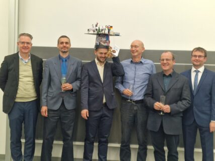 Dr. Lukas Fusek 2024 and examiners Prof. Görling, Prof. Libuda, (image: FAU)